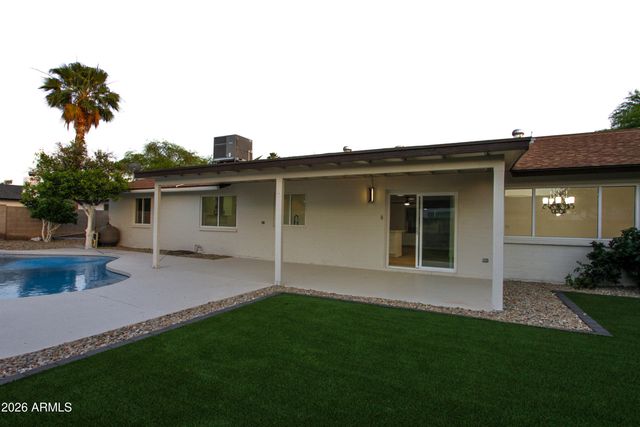 2142 W KERRY Lane, Phoenix, AZ 85027