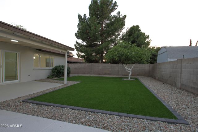 2142 W KERRY Lane, Phoenix, AZ 85027