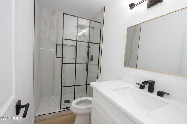 2142 W KERRY Lane, Phoenix, AZ 85027