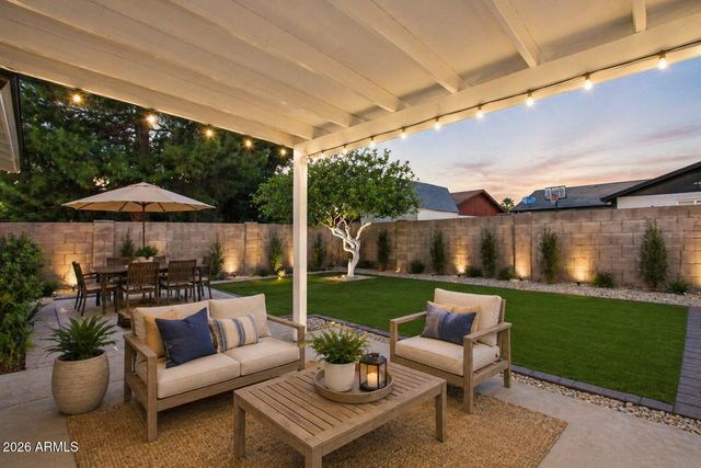 2142 W KERRY Lane, Phoenix, AZ 85027