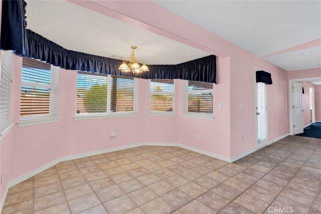 16460 Malahat Road, Apple Valley, CA 92307