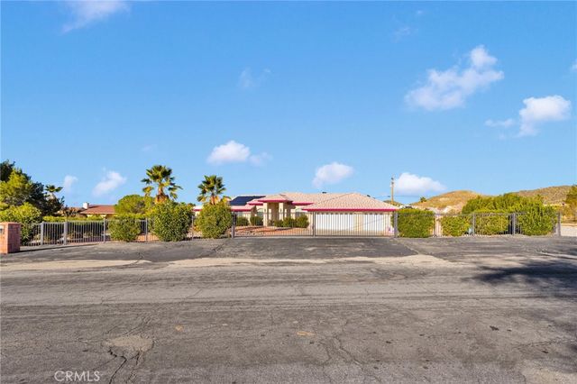 16460 Malahat Road, Apple Valley, CA 92307