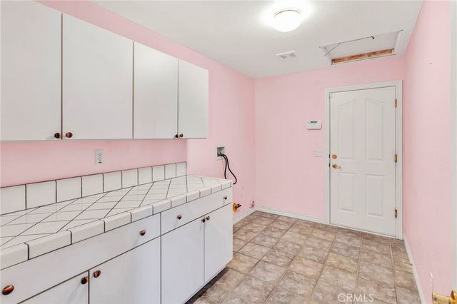 16460 Malahat Road, Apple Valley, CA 92307