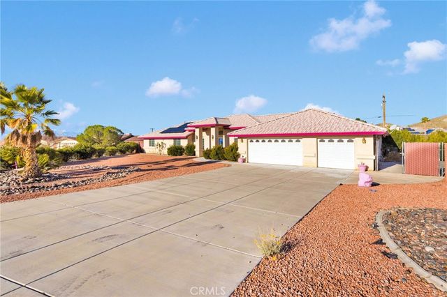 16460 Malahat Road, Apple Valley, CA 92307