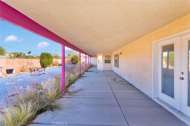 16460 Malahat Road, Apple Valley, CA 92307