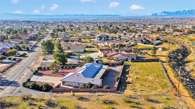16460 Malahat Road, Apple Valley, CA 92307