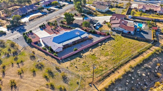 16460 Malahat Road, Apple Valley, CA 92307