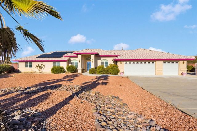 16460 Malahat Road, Apple Valley, CA 92307
