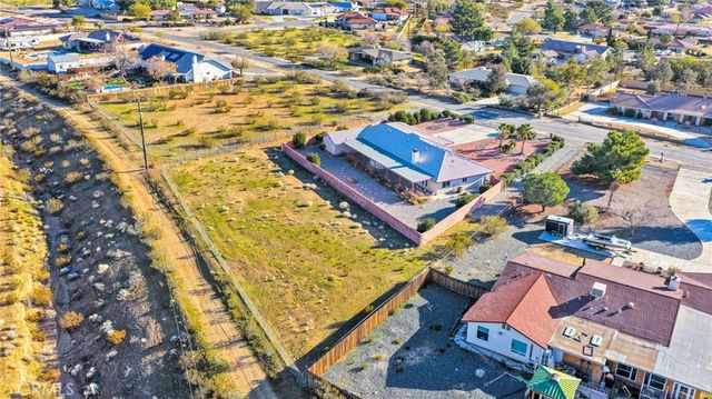 16460 Malahat Road, Apple Valley, CA 92307