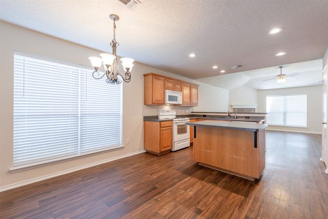 201 Whitestone Way, Weatherford, TX 76085