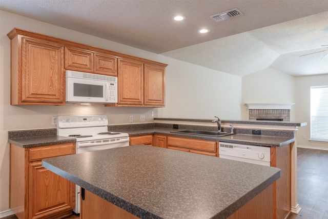 201 Whitestone Way, Weatherford, TX 76085
