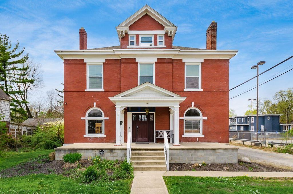 797 N Nelson Road, Columbus, OH 43219