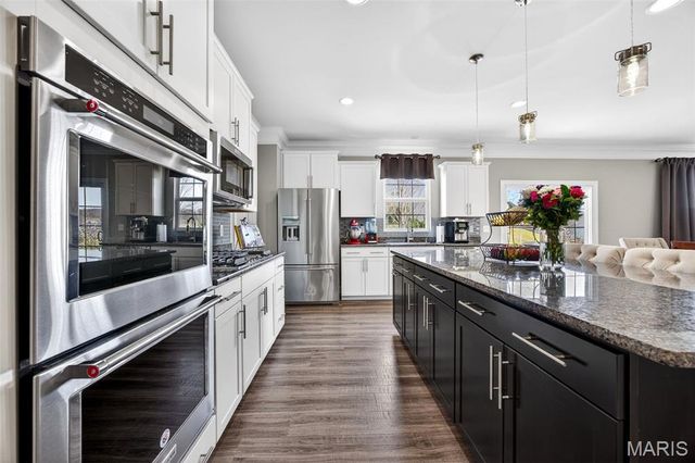 2648 Preston Woods Trail, Lake St Louis, MO 63367