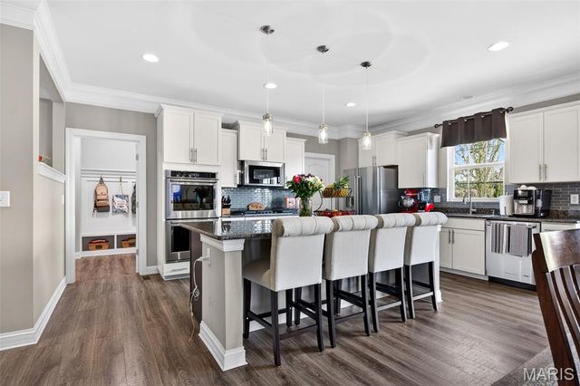 2648 Preston Woods Trail, Lake St Louis, MO 63367