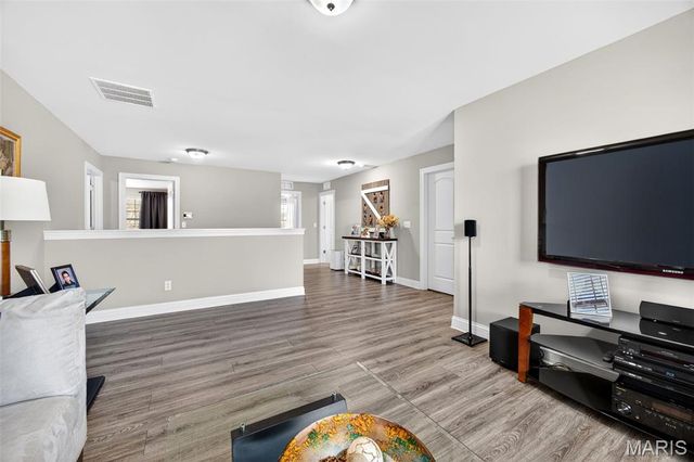 2648 Preston Woods Trail, Lake St Louis, MO 63367