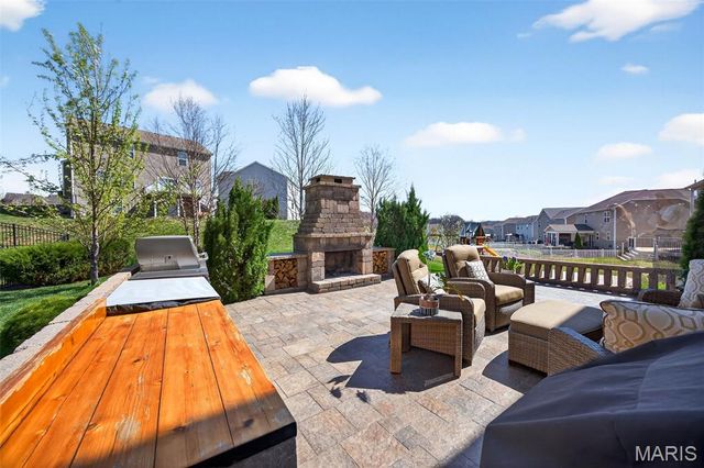 2648 Preston Woods Trail, Lake St Louis, MO 63367