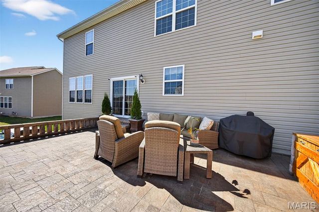 2648 Preston Woods Trail, Lake St Louis, MO 63367