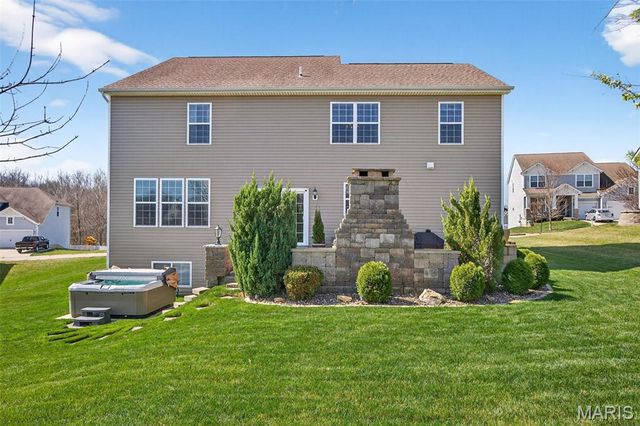 2648 Preston Woods Trail, Lake St Louis, MO 63367