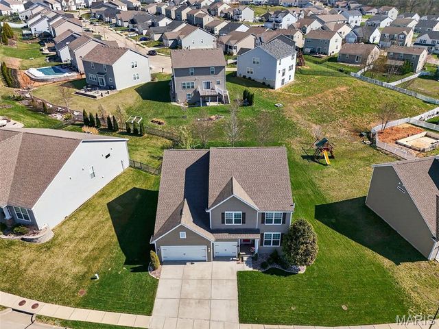 2648 Preston Woods Trail, Lake St Louis, MO 63367