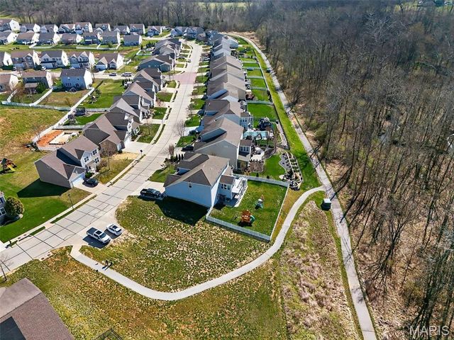 2648 Preston Woods Trail, Lake St Louis, MO 63367