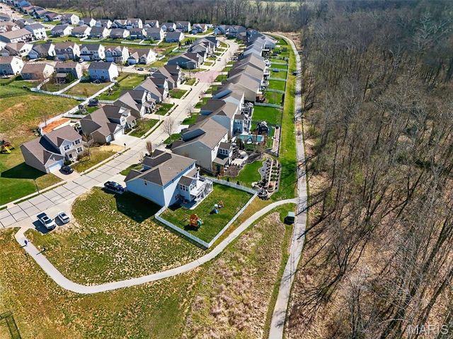 2648 Preston Woods Trail, Lake St Louis, MO 63367