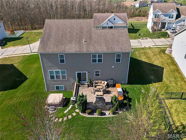 2648 Preston Woods Trail, Lake St Louis, MO 63367