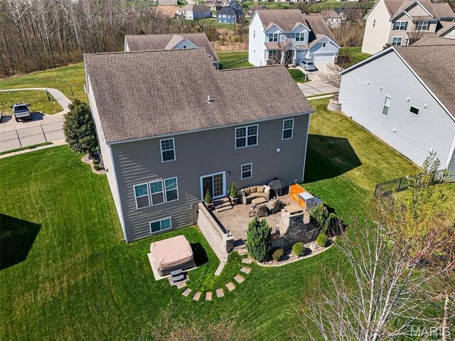 2648 Preston Woods Trail, Lake St Louis, MO 63367