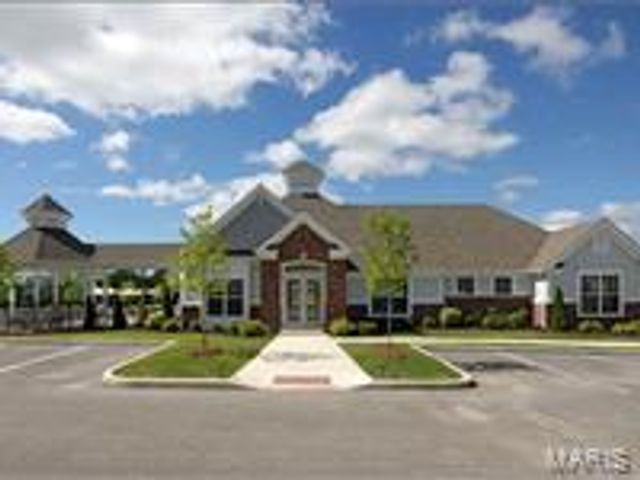 2648 Preston Woods Trail, Lake St Louis, MO 63367