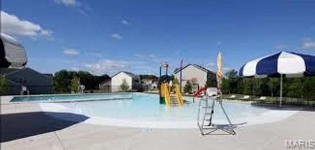 2648 Preston Woods Trail, Lake St Louis, MO 63367