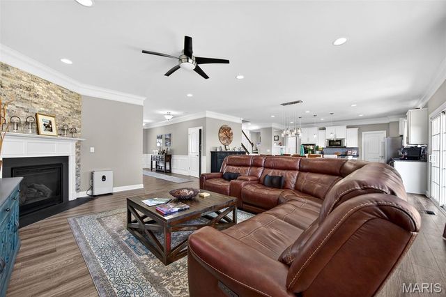 2648 Preston Woods Trail, Lake St Louis, MO 63367