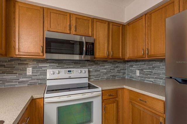 37236 EMBASSY PARK LANE 1, Dade City, FL 33525