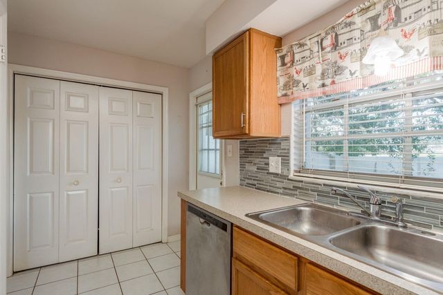 37236 EMBASSY PARK LANE 1, Dade City, FL 33525