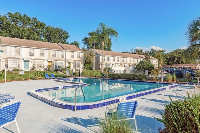 37236 EMBASSY PARK LANE 1, Dade City, FL 33525