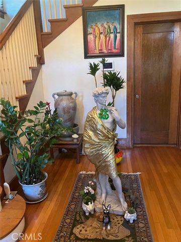 1070 S Wilton Place, Los Angeles, CA 90019