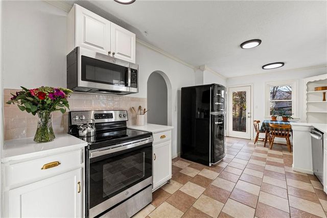 459 E 79th Terrace, Kansas City, MO 64131