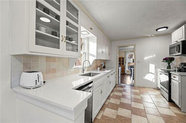 459 E 79th Terrace, Kansas City, MO 64131