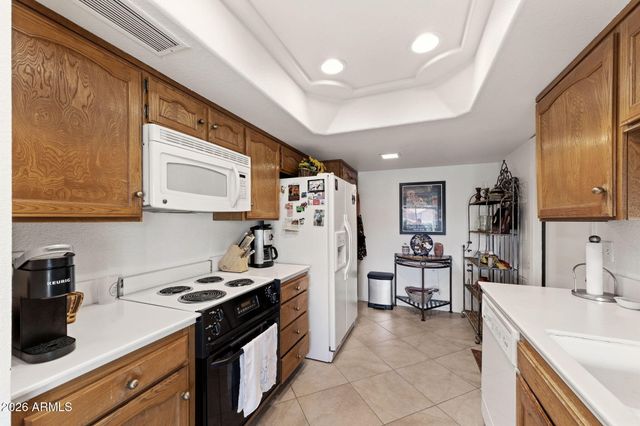 376 LEISURE WORLD --, Mesa, AZ 85206