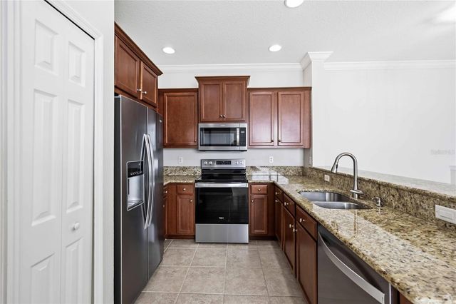 7927 LIMESTONE LANE 13-203, Sarasota, FL 34233