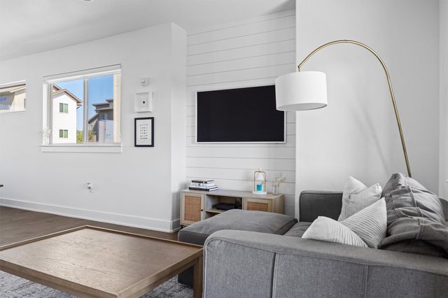 5315 La Crosse Ave 18, Austin, TX 78739