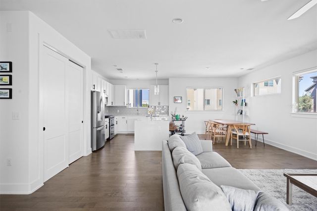 5315 La Crosse Ave 18, Austin, TX 78739