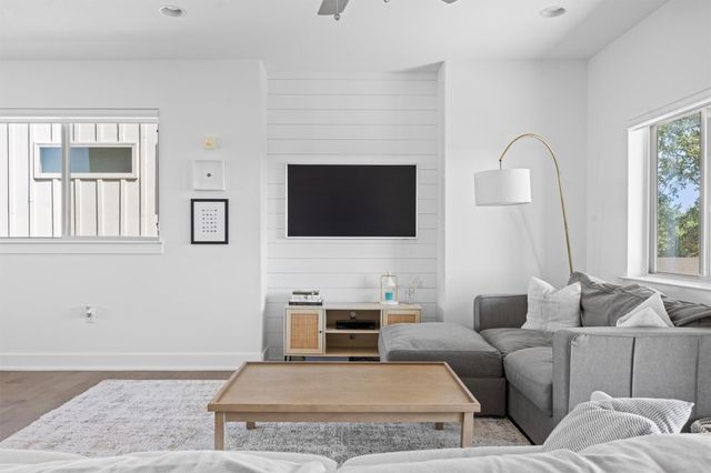 5315 La Crosse Ave 18, Austin, TX 78739