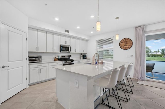 19209 CHERRYSTONE WAY 101, Bradenton, FL 34211