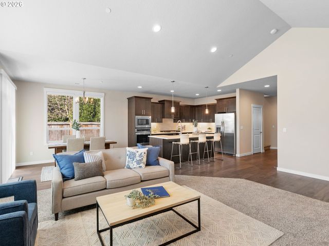 3709 Ne PIONEER St, Camas, WA 98607