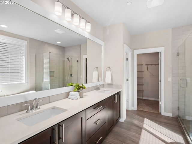 3709 Ne PIONEER St, Camas, WA 98607