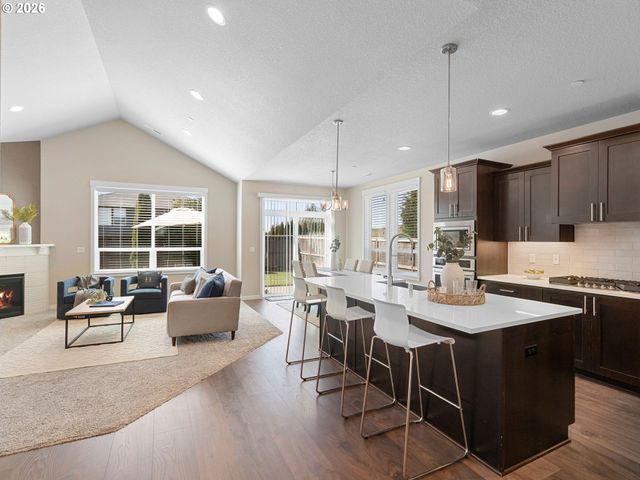 3709 Ne PIONEER St, Camas, WA 98607