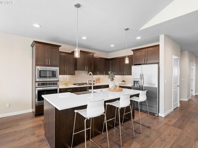 3709 Ne PIONEER St, Camas, WA 98607