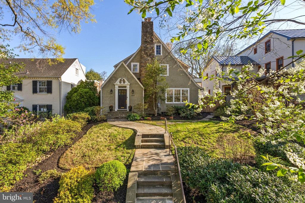 3318 QUESADA ST NW, Washington, DC 20015
