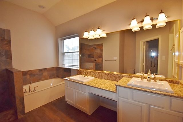 1402 Lost Creek Drive, Desoto, TX 75115