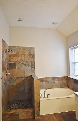 1402 Lost Creek Drive, Desoto, TX 75115