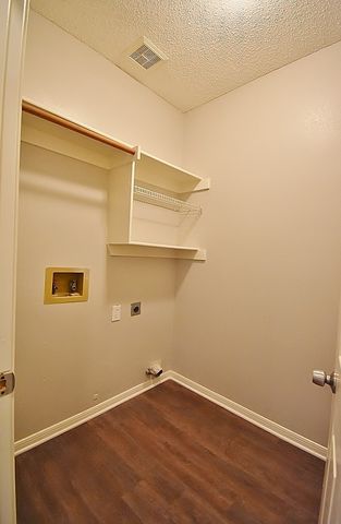 1402 Lost Creek Drive, Desoto, TX 75115